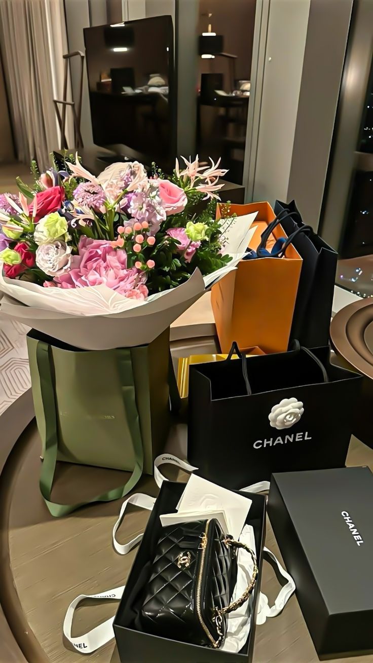 Style That Lasts: Designer Bag Trends Worth Investing In This Year