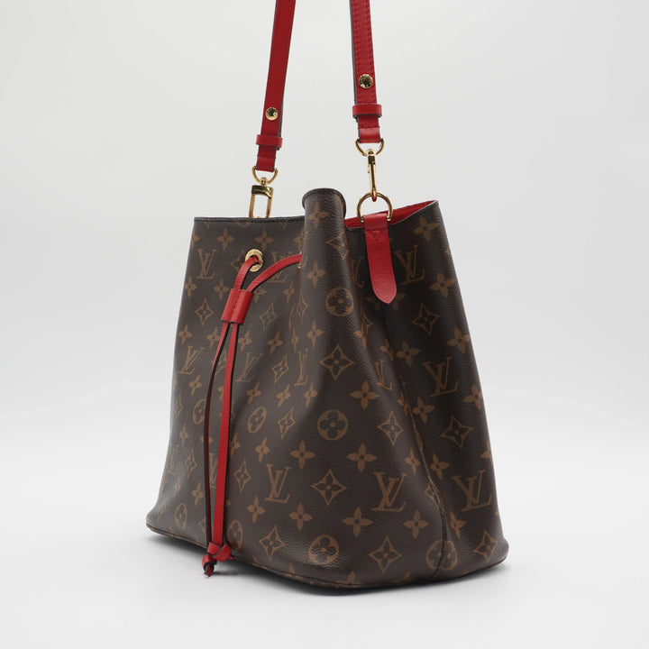 LOUIS VUITTON Monogram Noe Noe MM Bucket Bag LOUIS VUITTON