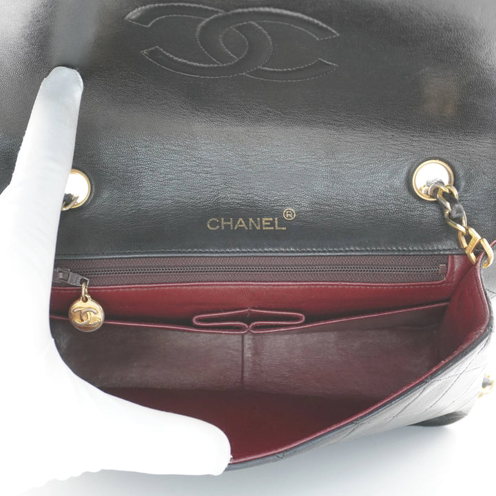 CHANEL Classic Quilted Leather Flap Bag Gold Hardware CHANEL