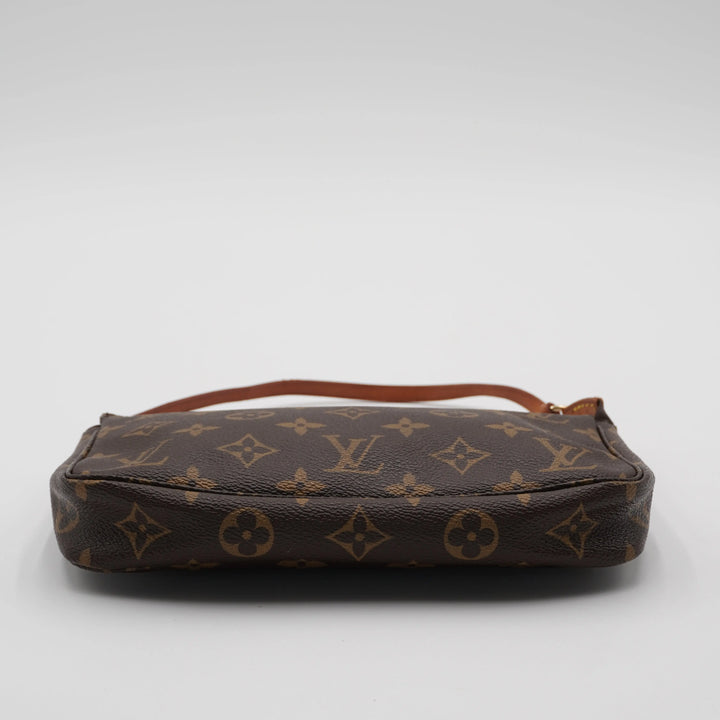 LOUIS VUITTON Monogram Pochette LOUIS VUITTON
