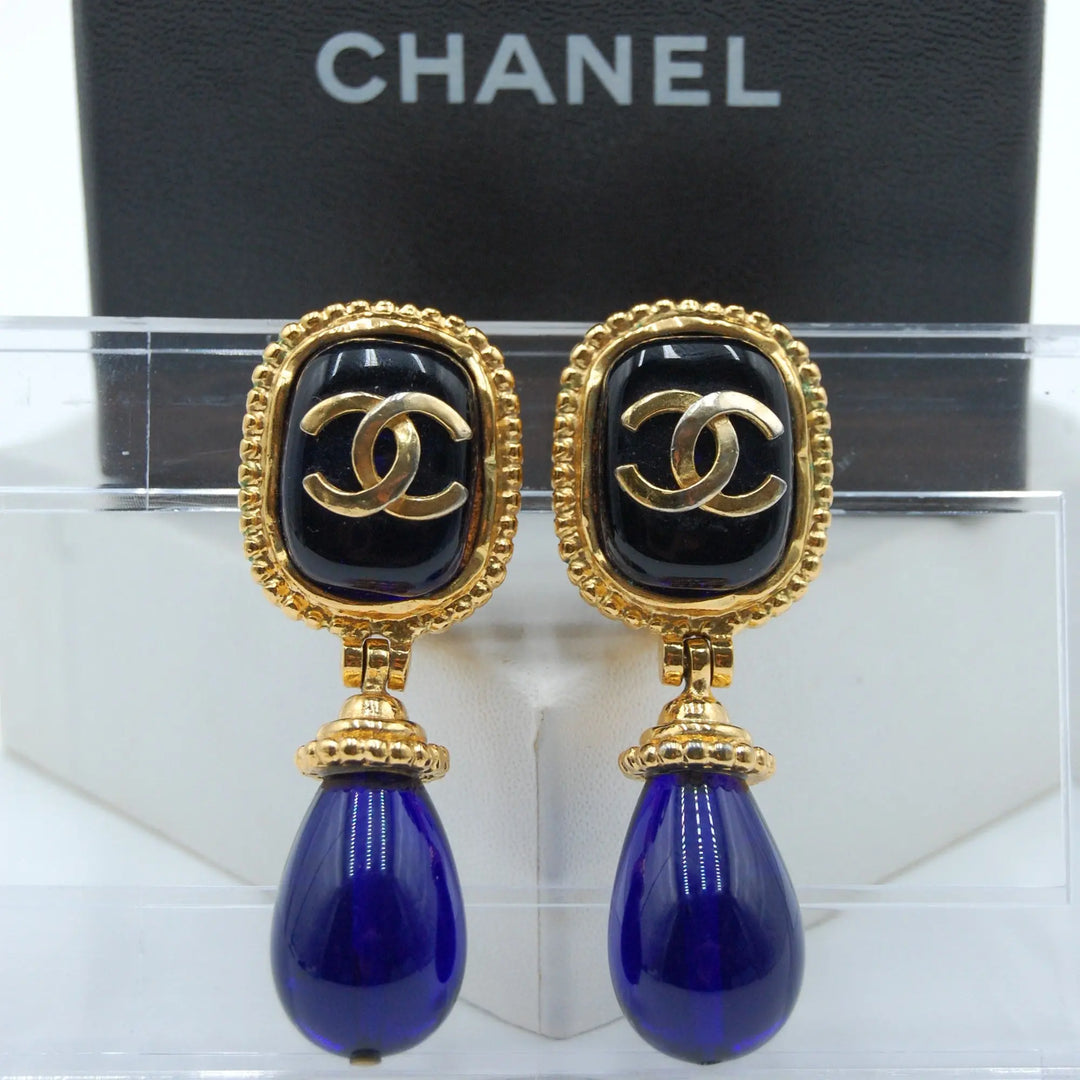 CHANEL Vintage Classic Precious Metal Earrings - BAGPHIC