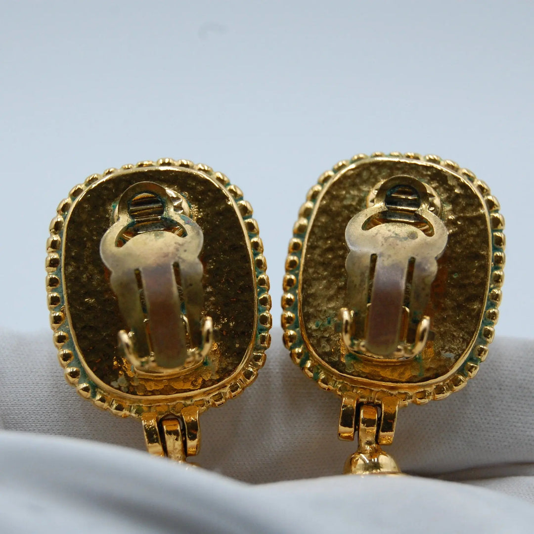 CHANEL Vintage Classic Precious Metal Earrings - BAGPHIC