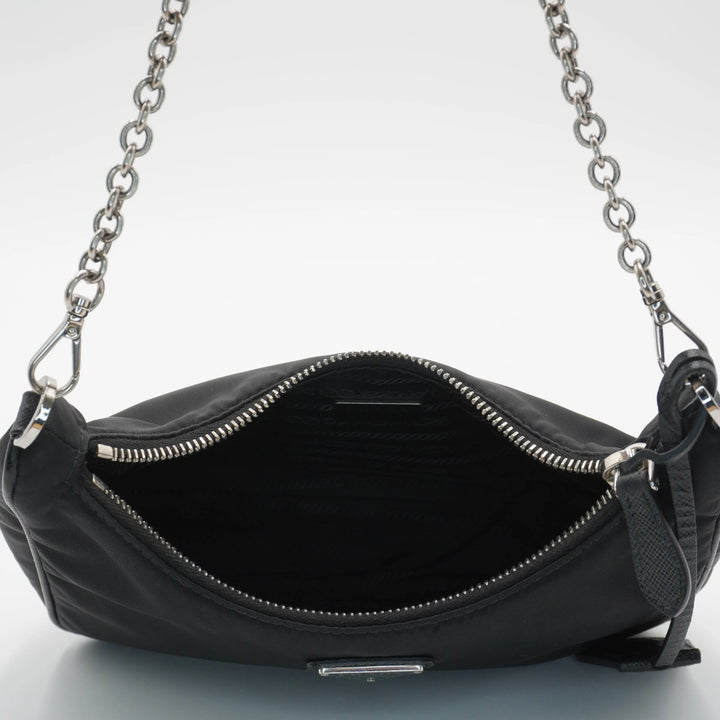 PRADA Black Nylon Re-Edition 2005 Shoulder Bag PRADA