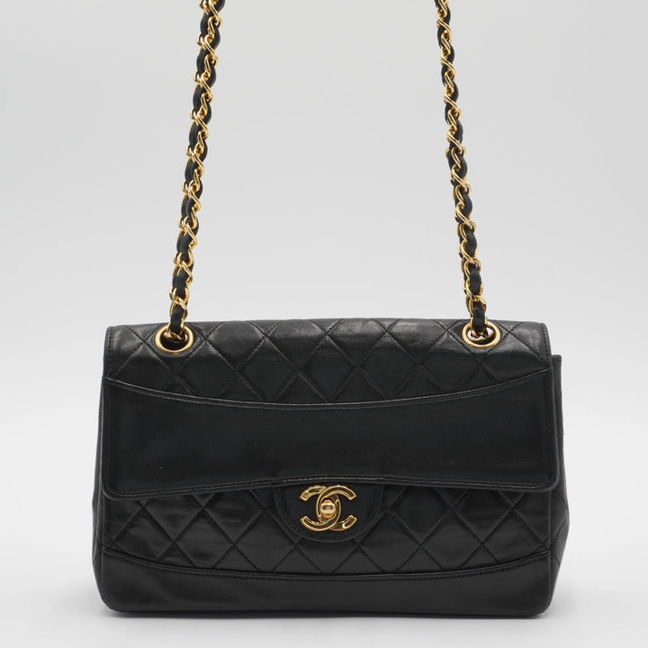 CHANEL Black Classic Single Flap Quilted Lambskin Shoulder Bag CHANEL