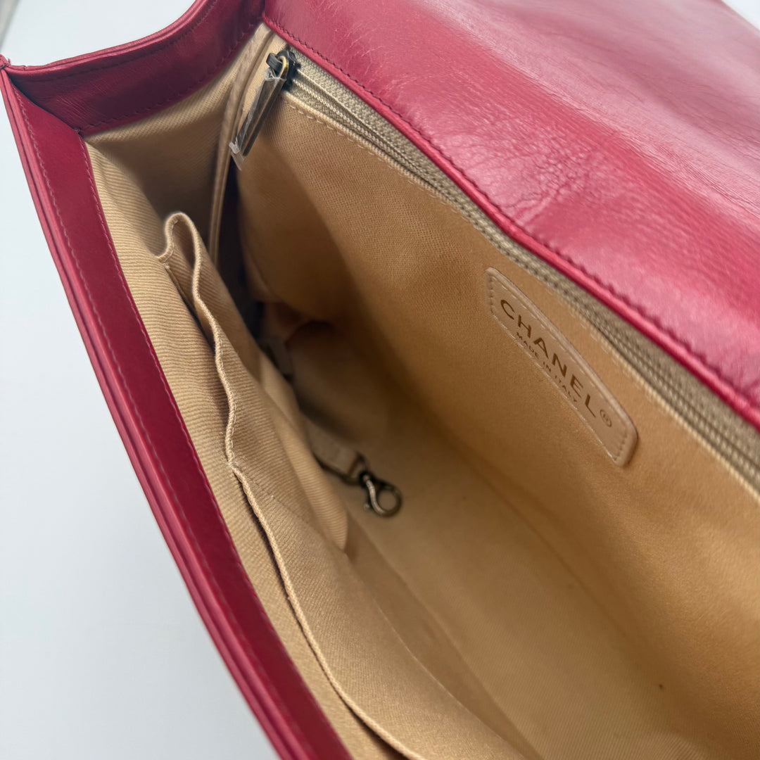 Pre-owned CHANEL Red Leather Quilted Boy Flap Bag Large